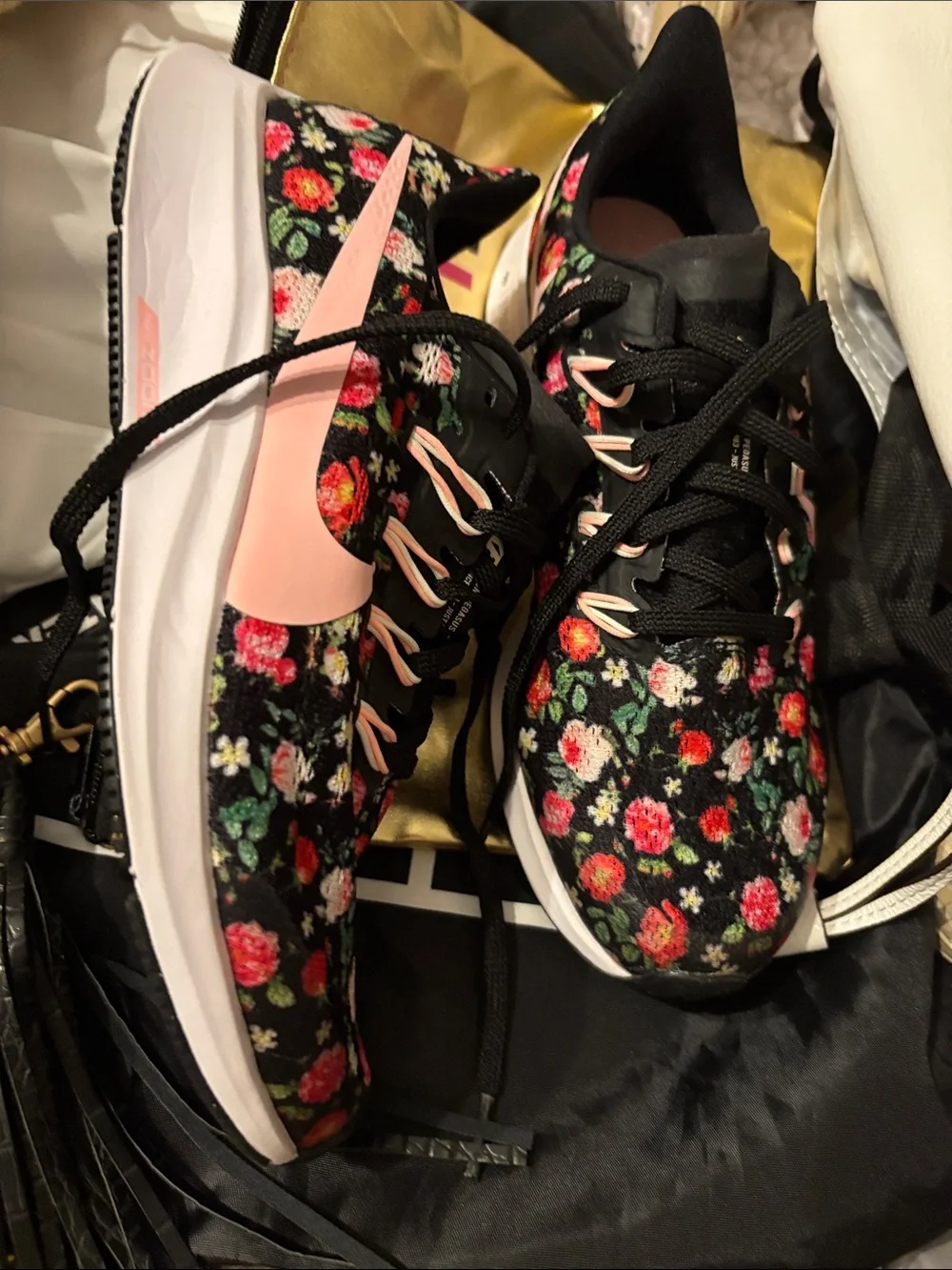 Nike Women’s Black Floral Athletic Sneakers with Pink Accents size 6
